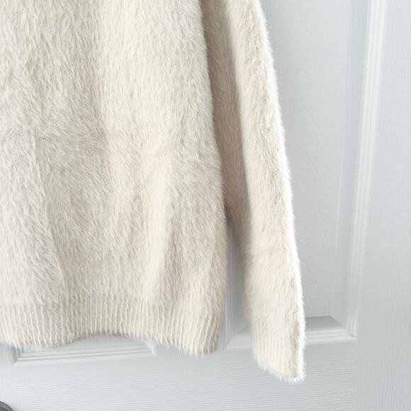 Mersea Iced Latte Cream Chalet Mockneck Fuzzy Knit Kangaroo Pocket Sweater S/M - Picture 15 of 15